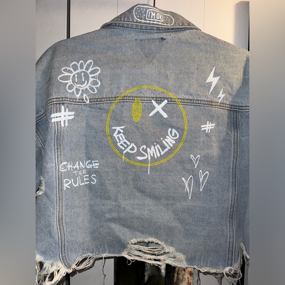 NWT Trio Urban Cropped Distressed Denim Jacket - Picture 6 of 8